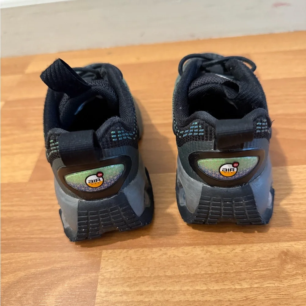 Nike Air Max Boys Black Blue Gray Mesh Sneakers Size 8C Lightweight Comfort